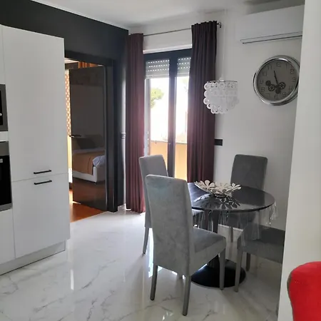 Casa Tra Borgo E Mare