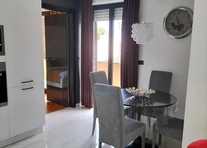 Casa Tra Borgo E Mare